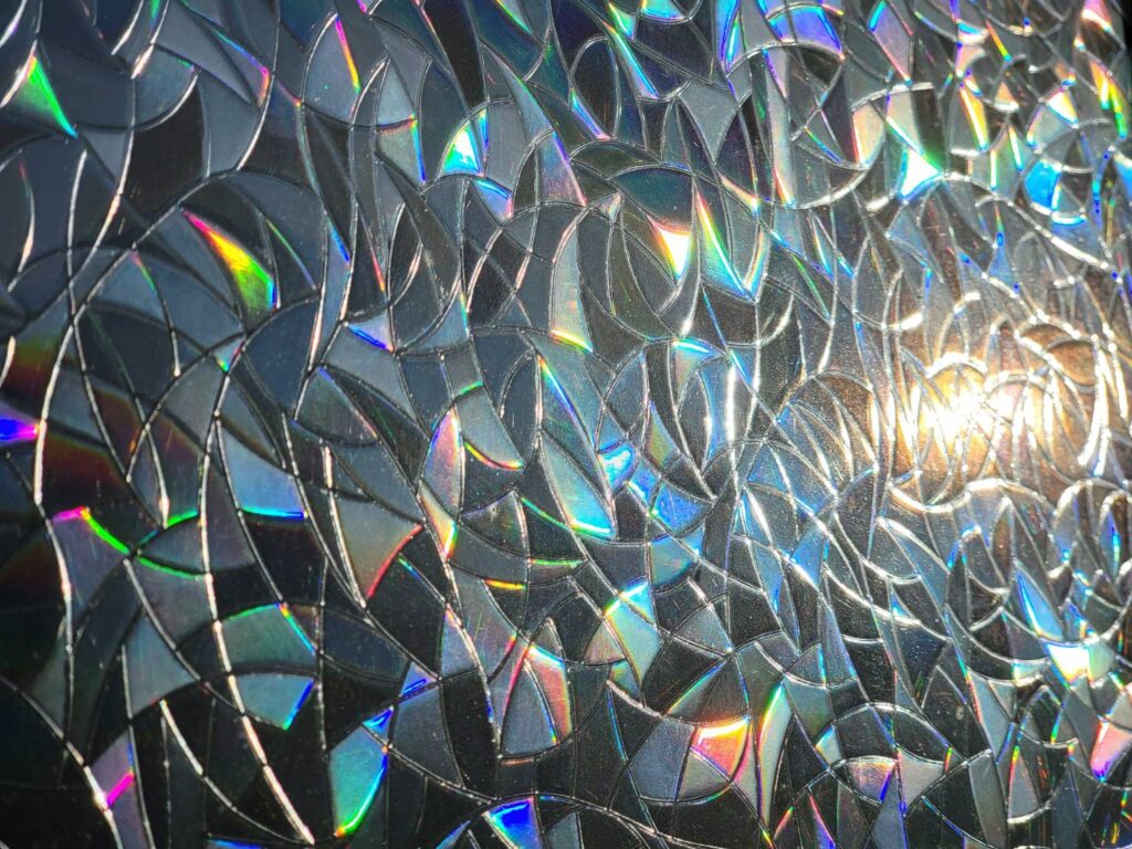 キラキラ反射のステンドグラス風シール